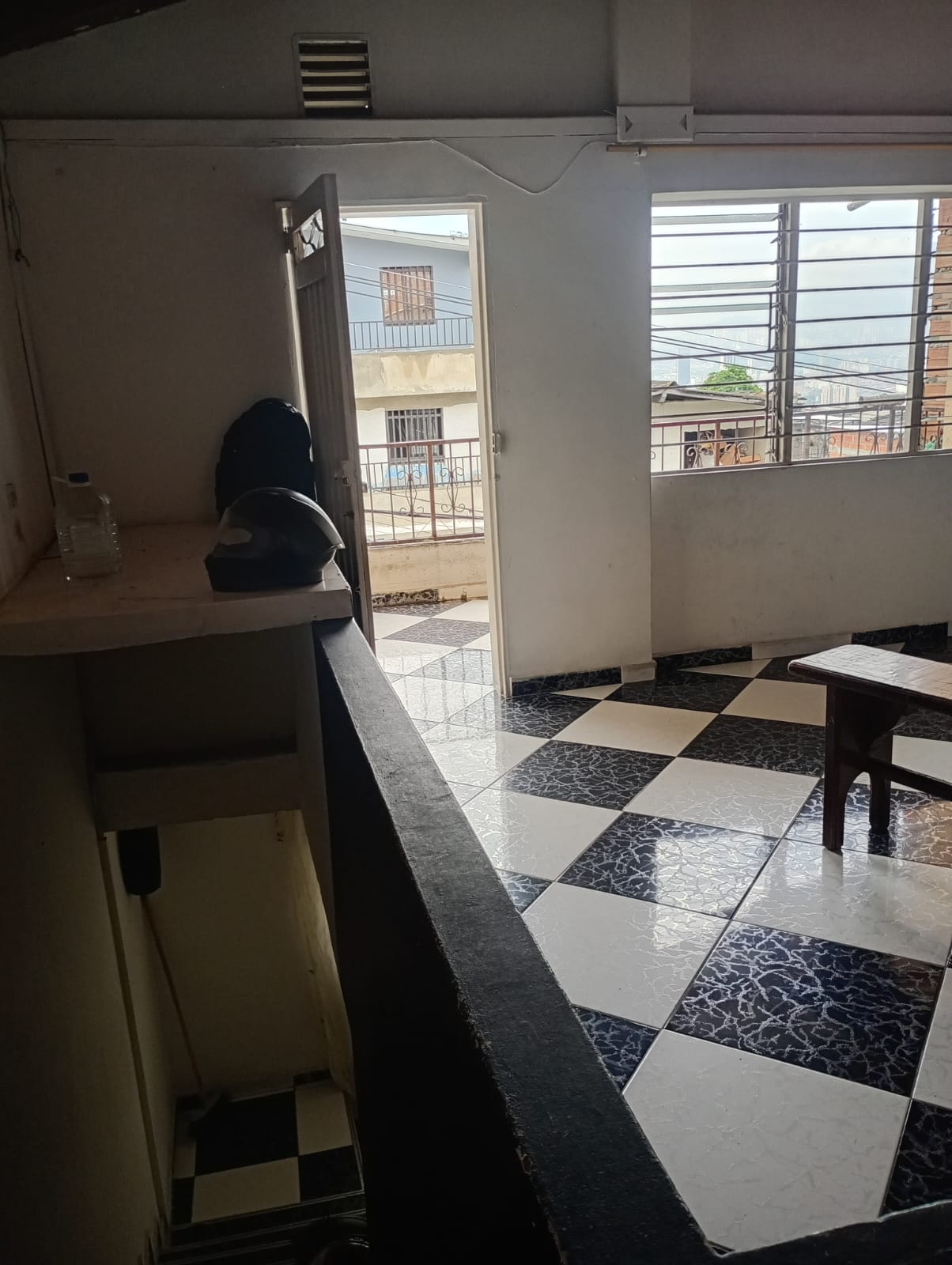 SE VENDE APARTAMENTO TERCER PISO 89 m²  EEP-1066 – MANRIQUE CENTRAL